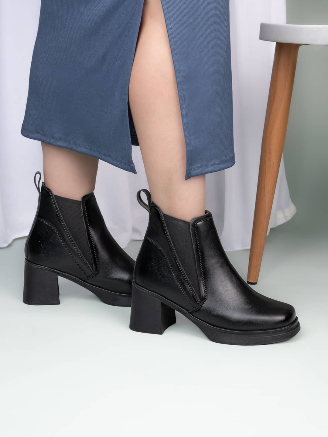     			Fentacia Black Women's Ankle Length Boots