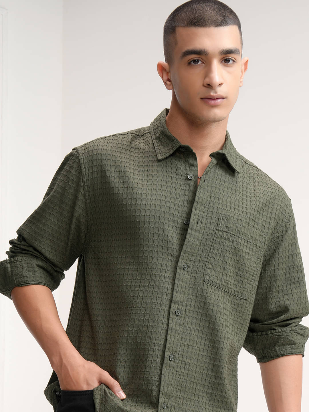     			Highlander 100% Cotton Relaxed Fit Self Design Full Sleeves Men's Casual Shirt - Green ( Pack of 1 )
