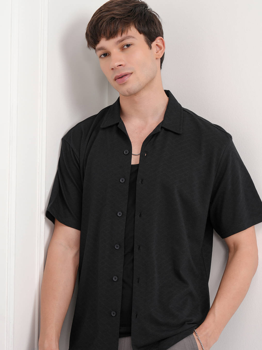     			Highlander Cotton Blend Regular Fit Self Design Half Sleeves Men's Casual Shirt - Black ( Pack of 1 )