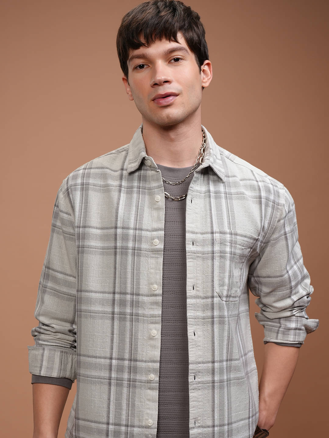 Highlander Cotton Blend Relaxed Fit Checks Full Sleeves Men's Casual Shirt - Light Grey ( Pack of 1 ) Highlander Cotton Blend Relaxed Fit Checks Full Sleeves Men's Casual Shirt - Light Grey ( Pack of 1 )