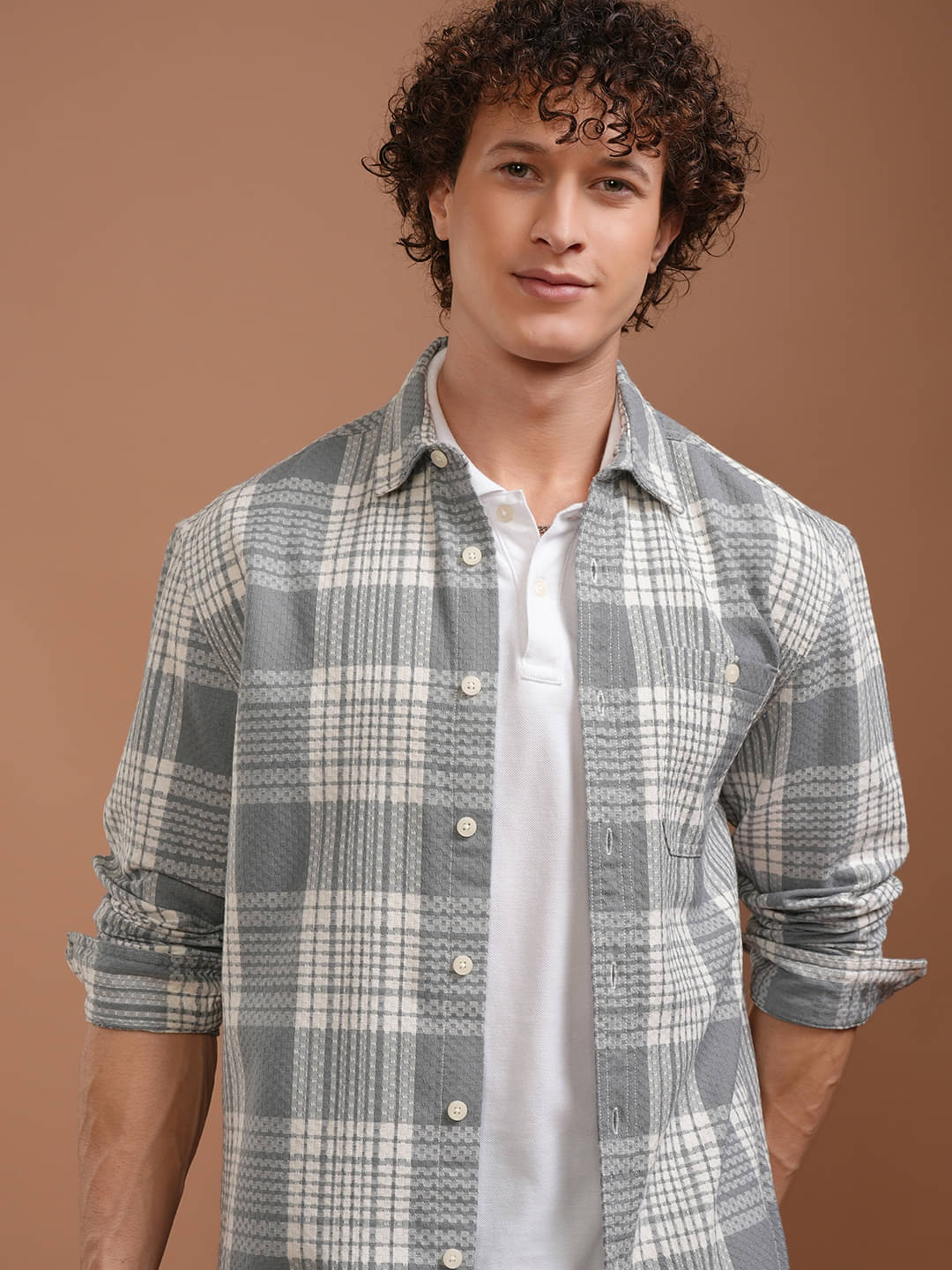 Highlander Cotton Blend Relaxed Fit Checks Full Sleeves Men's Casual Shirt - Grey ( Pack of 1 ) Highlander Cotton Blend Relaxed Fit Checks Full Sleeves Men's Casual Shirt - Grey ( Pack of 1 )