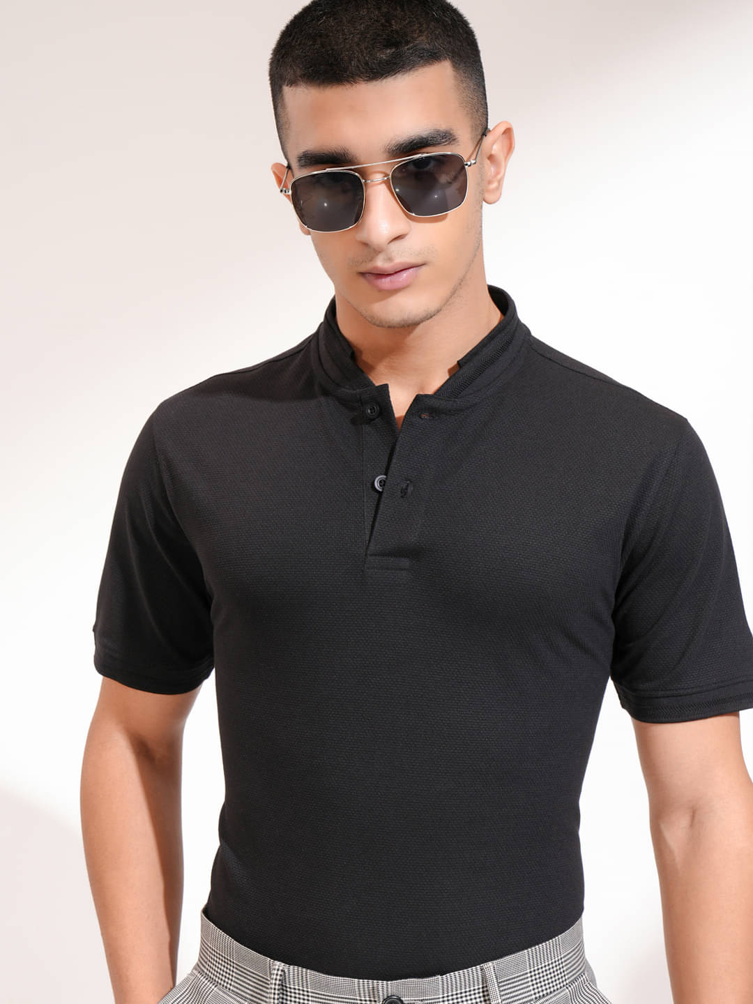     			Highlander Men Cotton Blend Slim Fit Self Design T-Shirt ( Black )