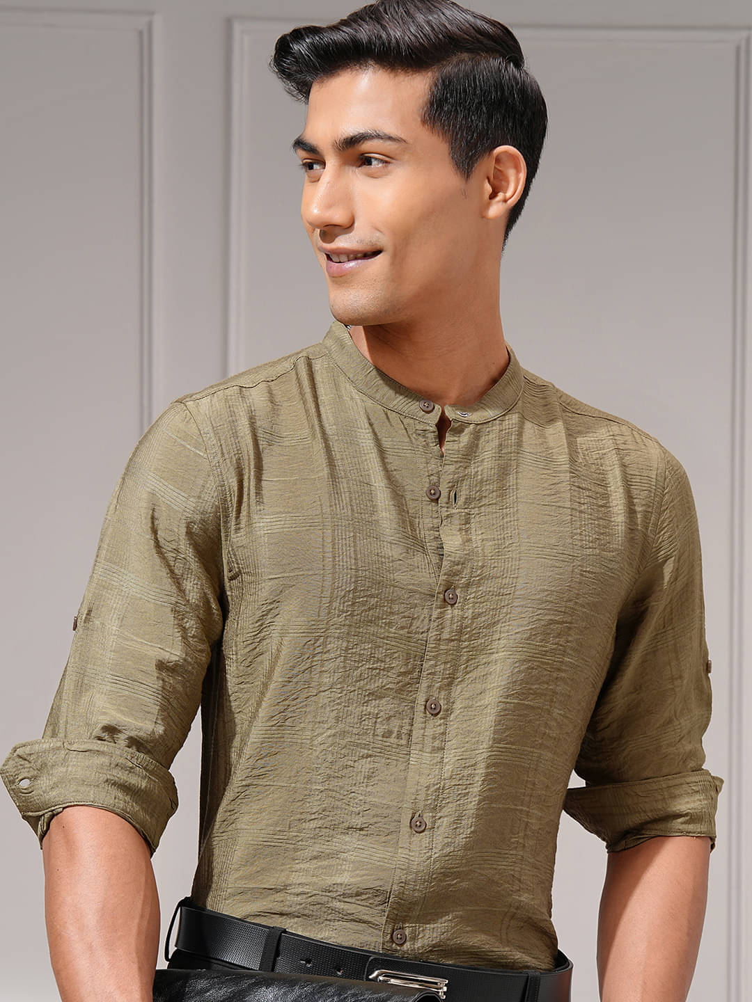     			Highlander Viscose Regular Fit Self Design Full Sleeves Men's Casual Shirt - Multicolor ( Pack of 1 )