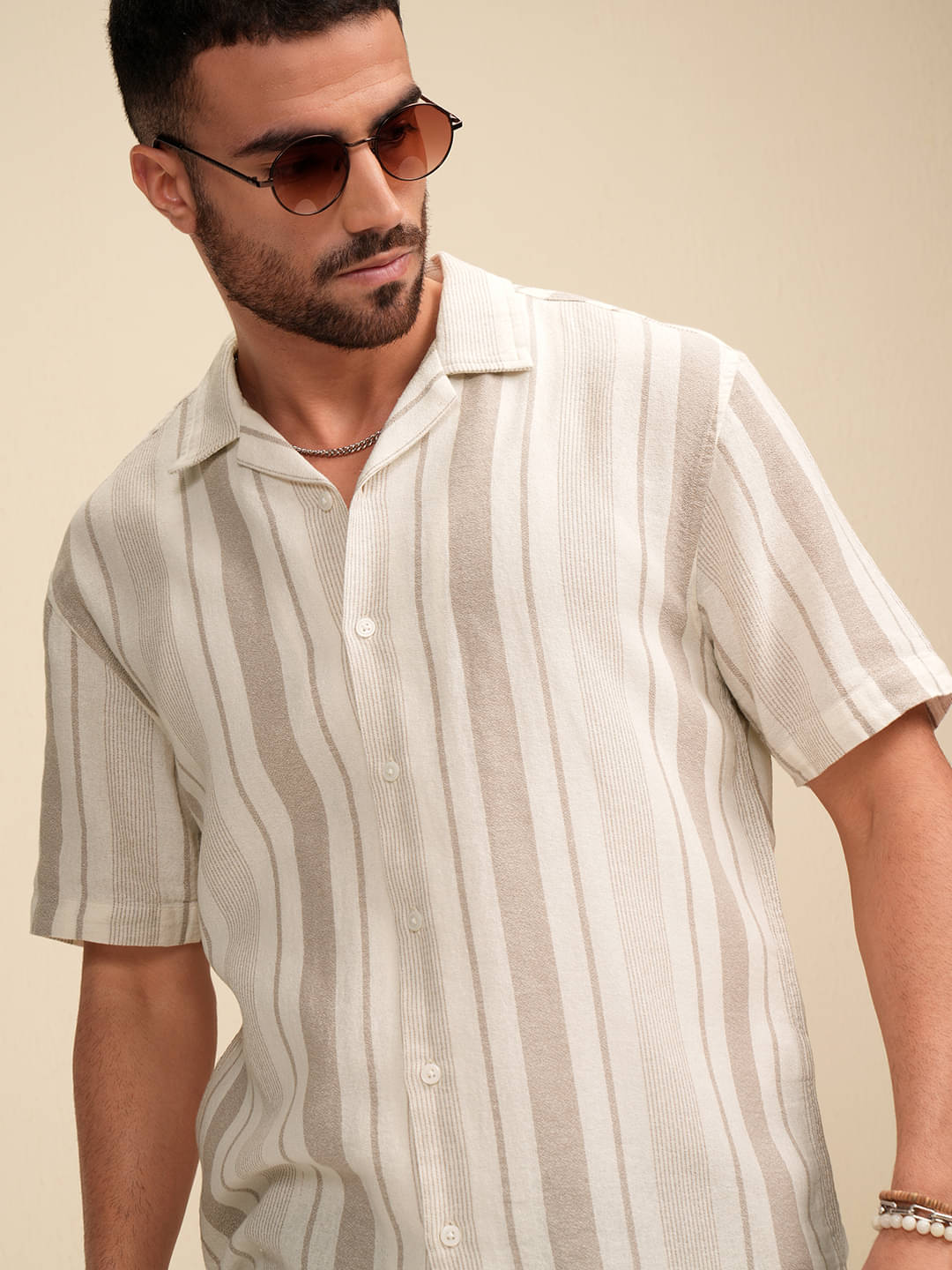     			Locomotive 100% Cotton Relaxed Fit Striped Half Sleeves Men's Casual Shirt - Cream ( Pack of 1 )