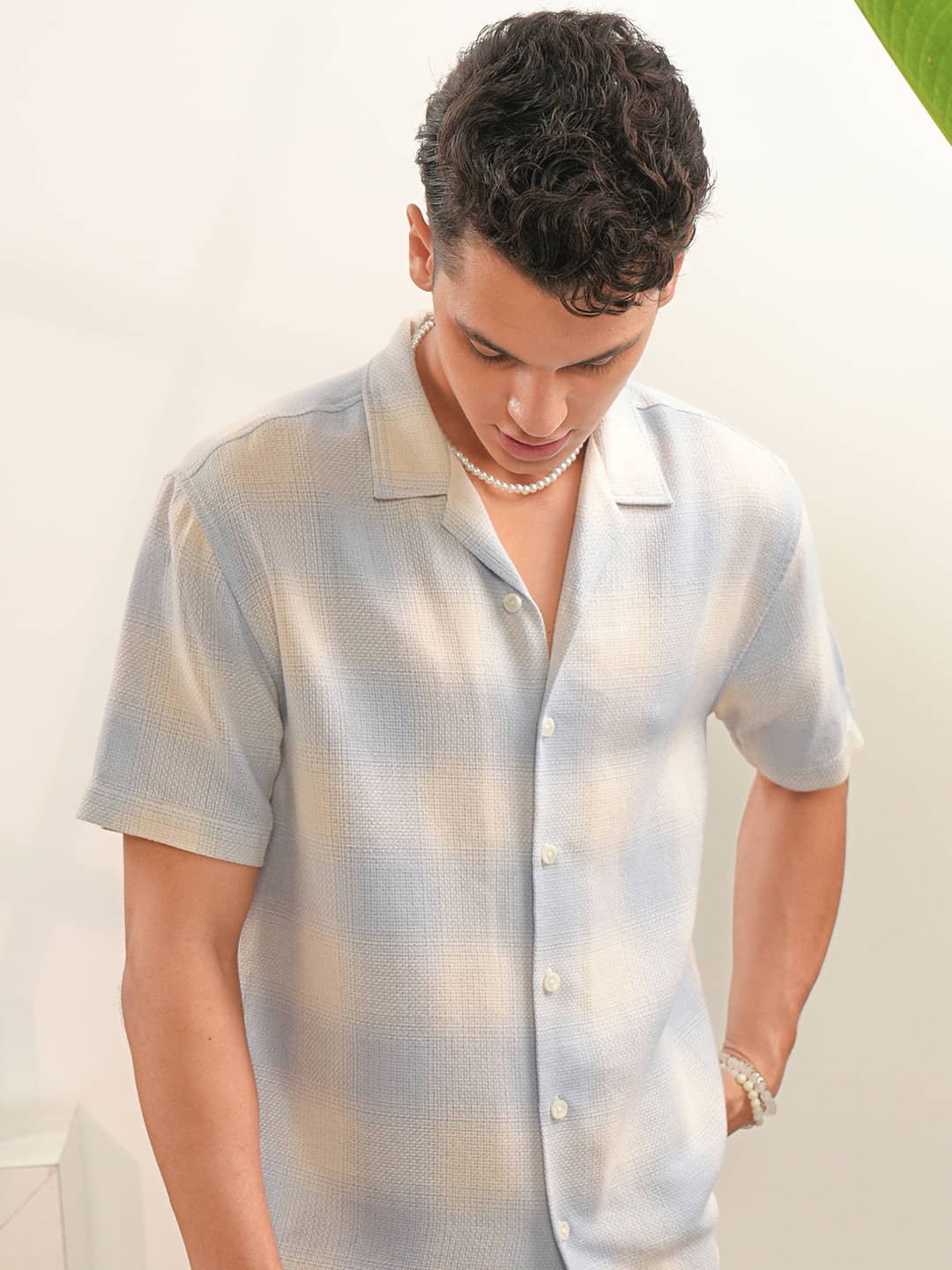 Locomotive Cotton Blend Relaxed Fit Checks Half Sleeves Men's Casual Shirt - Blue ( Pack of 1 )     			Locomotive Cotton Blend Relaxed Fit Checks Half Sleeves Men's Casual Shirt - Blue ( Pack of 1 )
