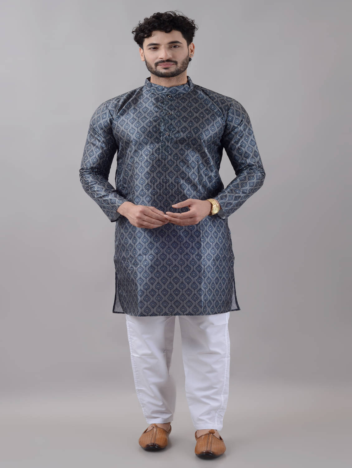 VILLAIN Black Cotton Blend Men's Regular Kurta ( Pack of 1 ) VILLAIN Black Cotton Blend Men's Regular Kurta ( Pack of 1 )
