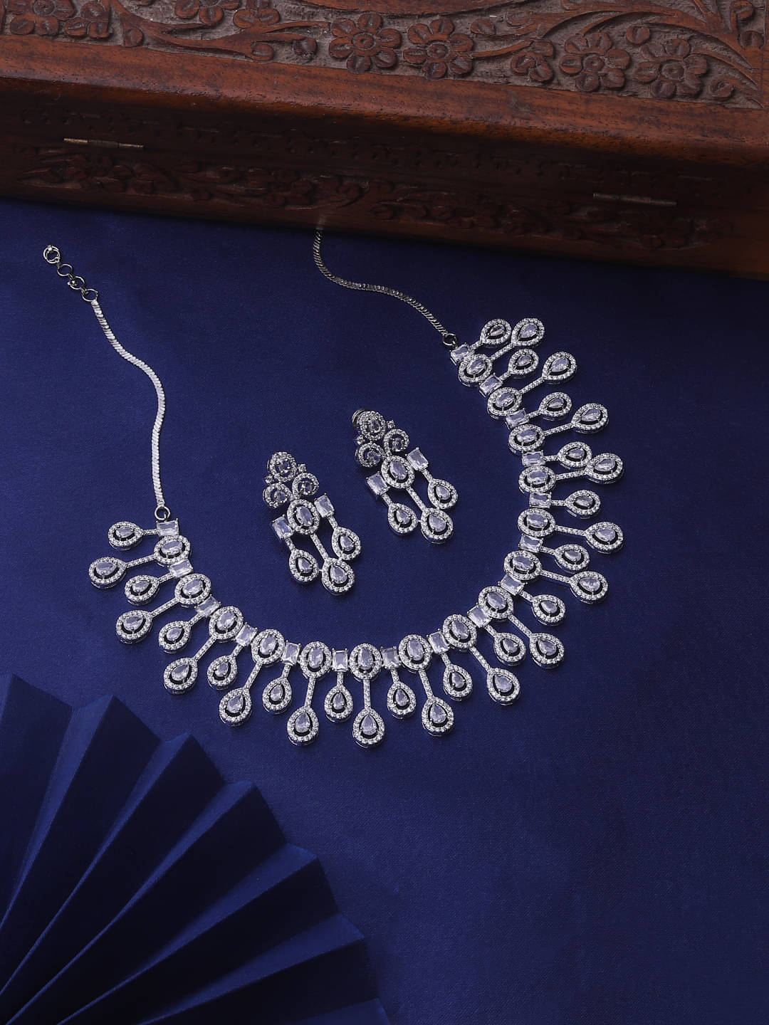     			Bhagya Lakshmi Silver Alloy Necklace Set ( Pack of 1 )