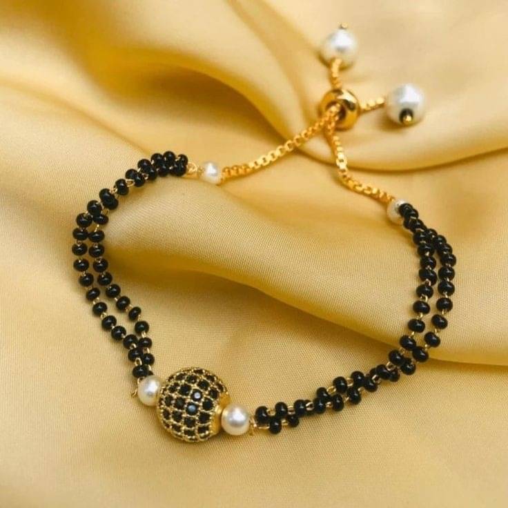 GlowNest Black Bracelet ( Pack of 1 )     			GlowNest Black Bracelet ( Pack of 1 )
