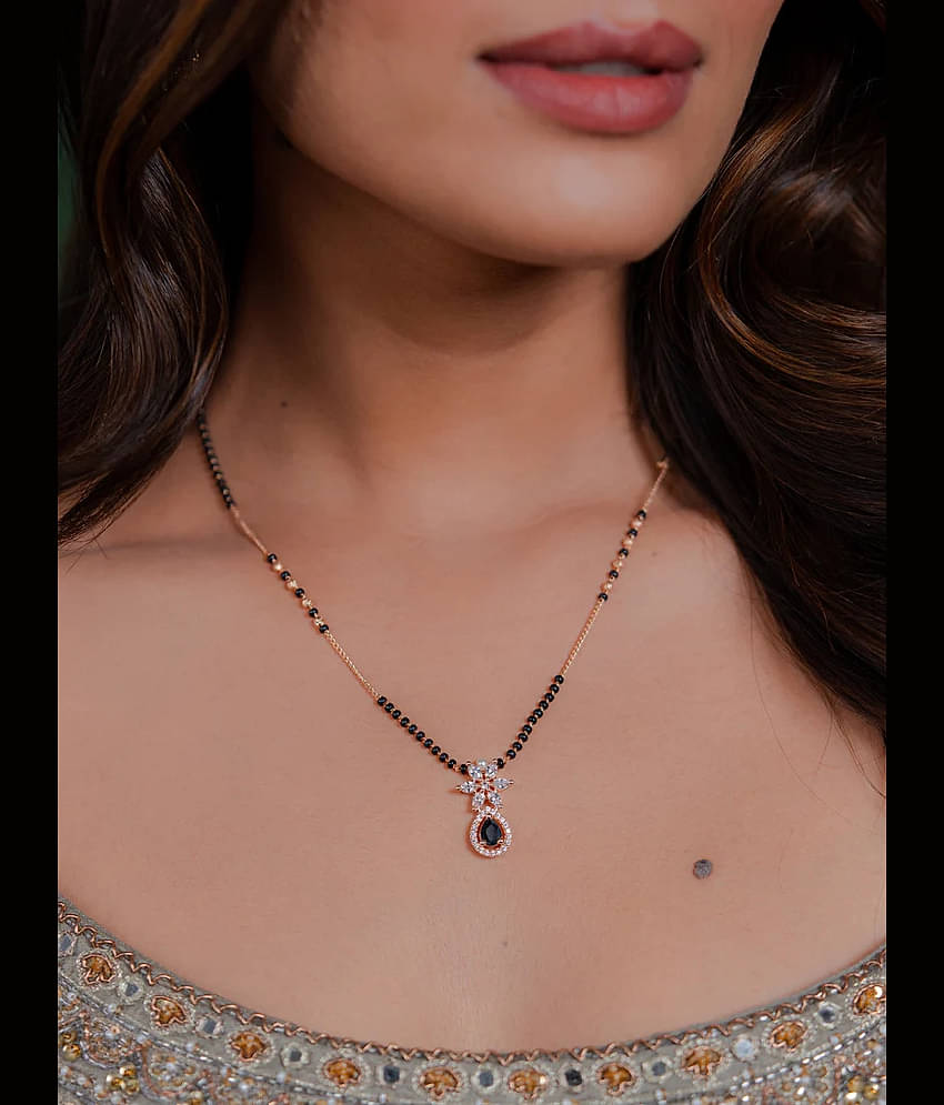 Short Nallapusalu Designs Gold Gold Short Black Beads Chain