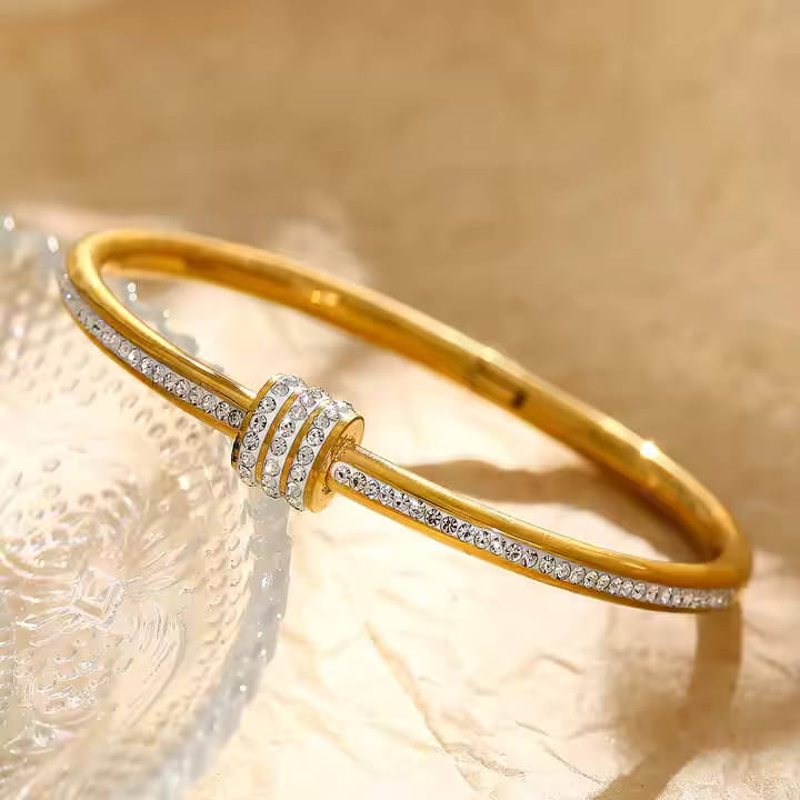     			Thrillz Gold Bracelet ( Pack of 1 )