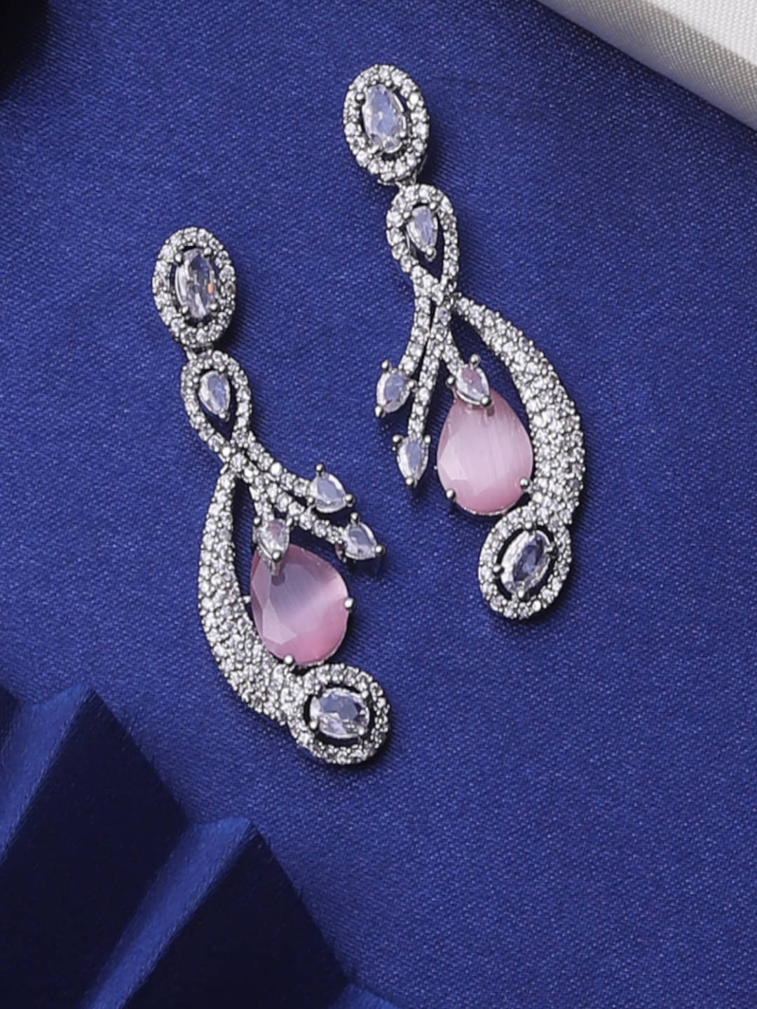     			Bhagya Lakshmi Silver Jhumki Earrings ( Pack of 1 )