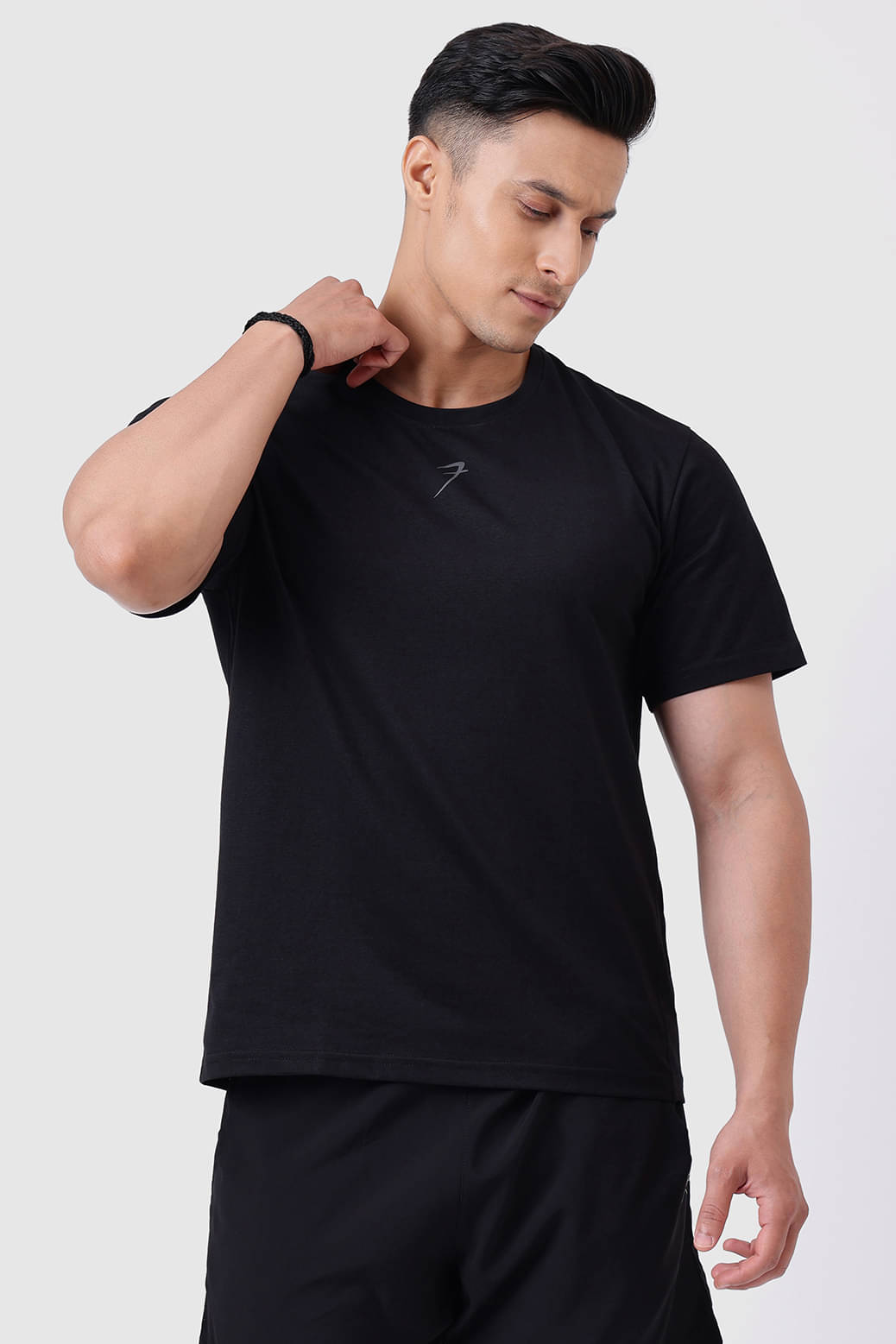 Fuaark Black Cotton Regular Fit Men's Sports T-Shirt ( Pack of 1 )     			Fuaark Black Cotton Regular Fit Men's Sports T-Shirt ( Pack of 1 )