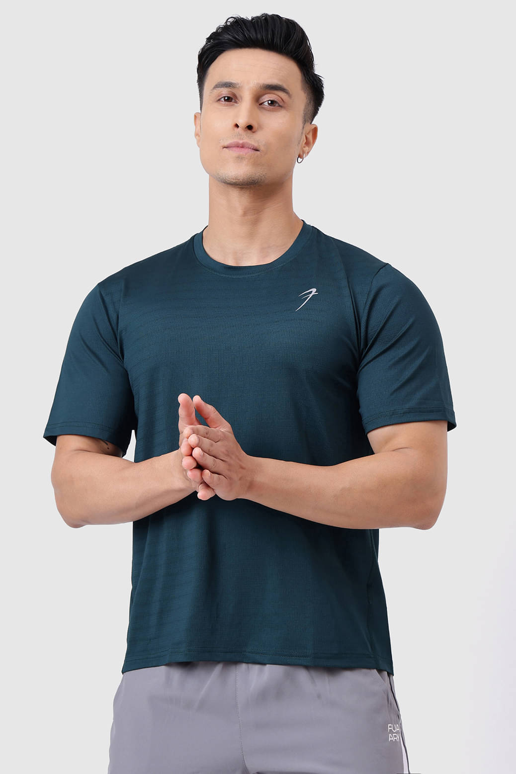 Fuaark Green Polyester Regular Fit Men's Sports T-Shirt ( Pack of 1 ) Fuaark Green Polyester Regular Fit Men's Sports T-Shirt ( Pack of 1 )