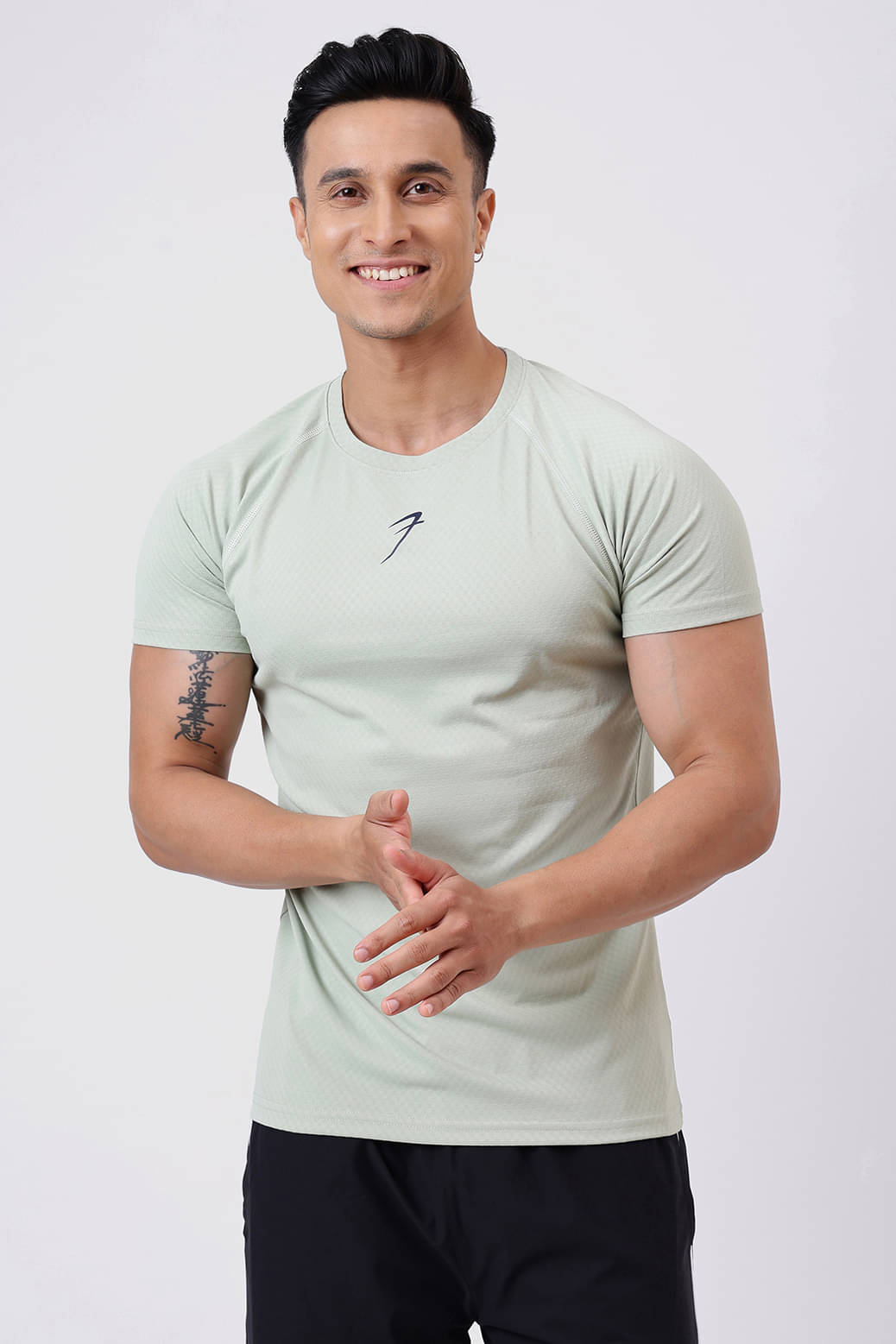     			Fuaark Light Green Polyester Slim Fit Men's Sports T-Shirt ( Pack of 1 )
