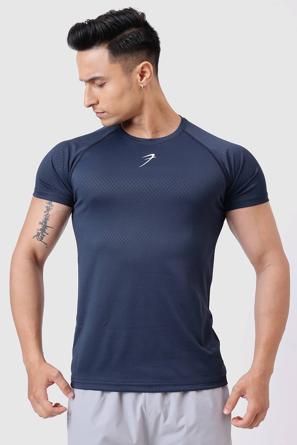     			Fuaark Navy Polyester Slim Fit Men's Sports T-Shirt ( Pack of 1 )