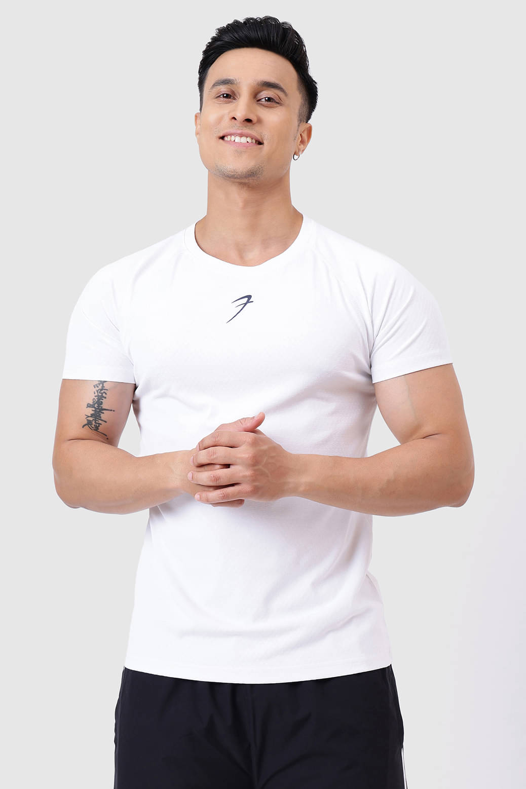 Fuaark White Polyester Slim Fit Men's Sports T-Shirt ( Pack of 1 ) Fuaark White Polyester Slim Fit Men's Sports T-Shirt ( Pack of 1 )