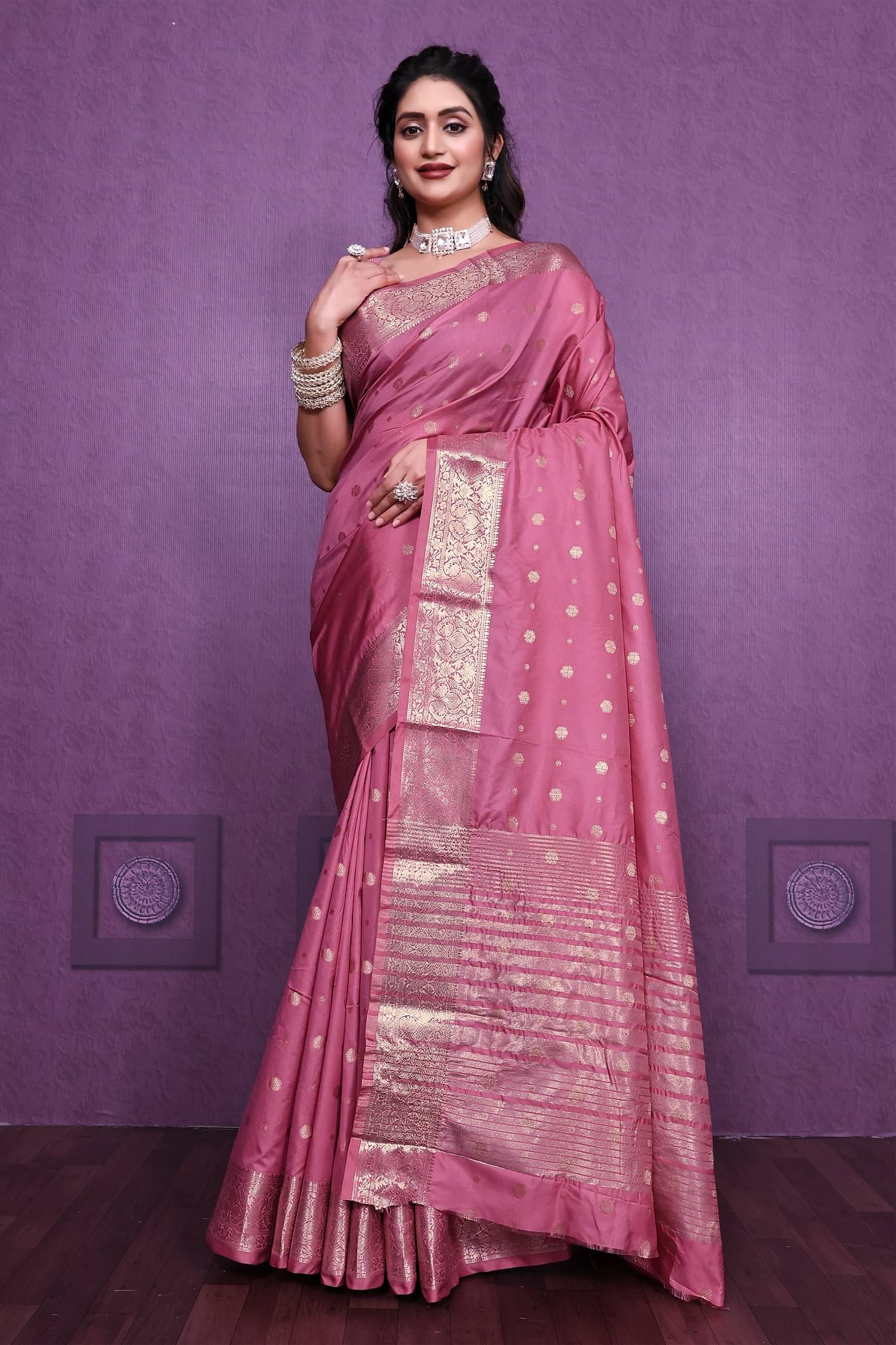     			Aika Silk Blend Solid Saree With Unstitched Blouse Piece ( Pink )