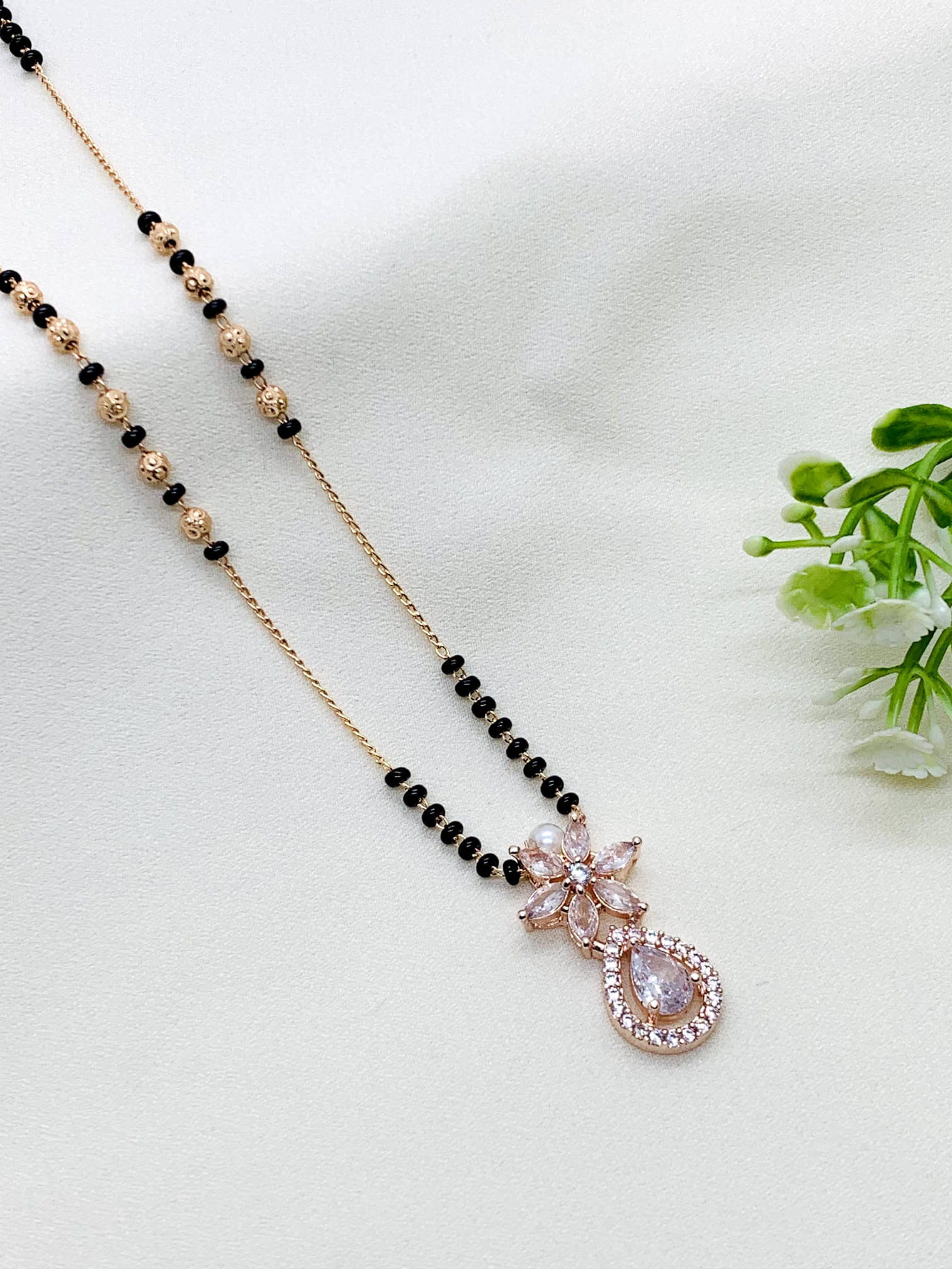     			GlowNest White Mangalsutra ( Pack of 1 )