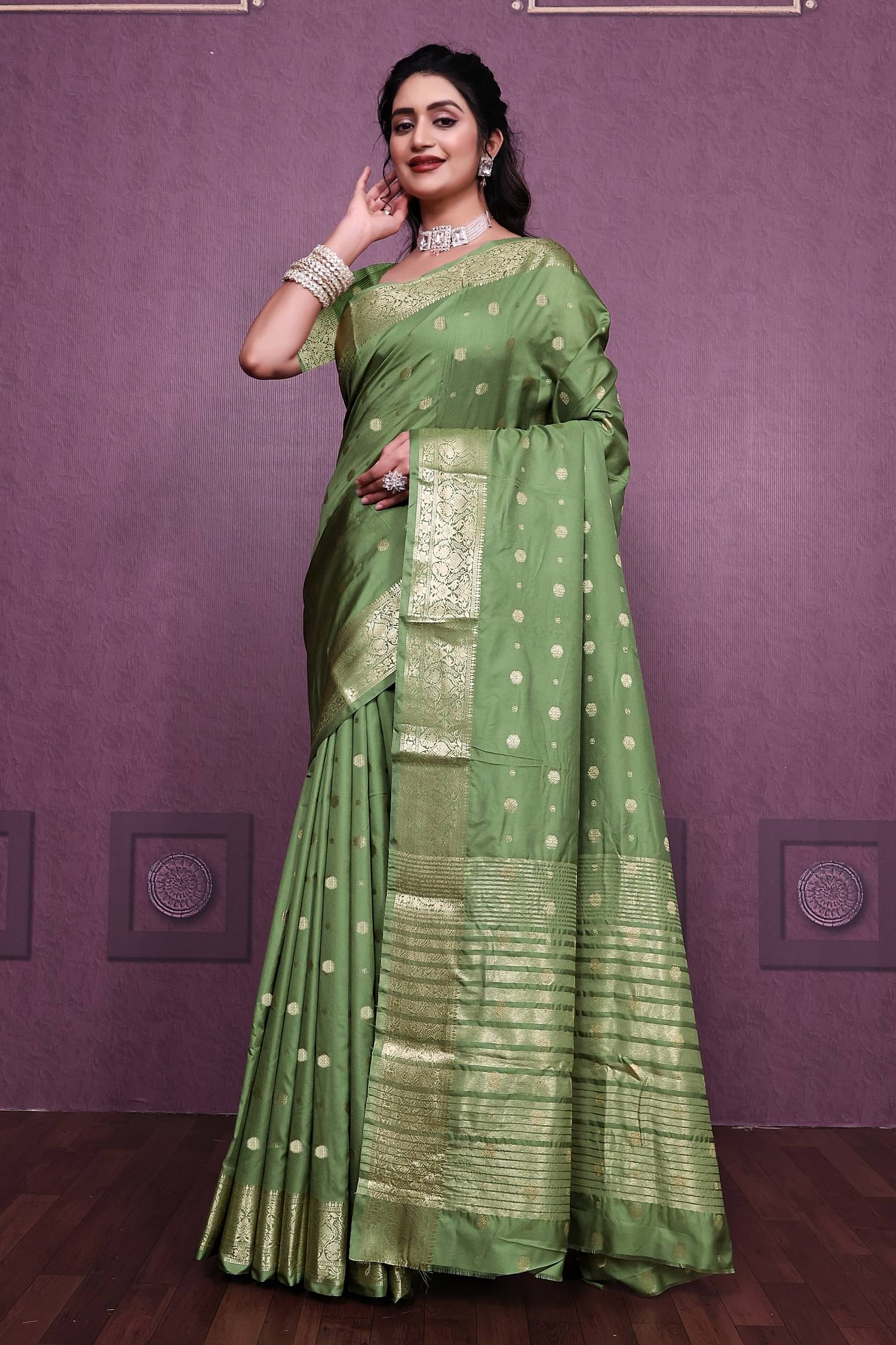 JULEE Silk Blend Solid Saree With Unstitched Blouse Piece ( Sea Green ) JULEE Silk Blend Solid Saree With Unstitched Blouse Piece ( Sea Green )