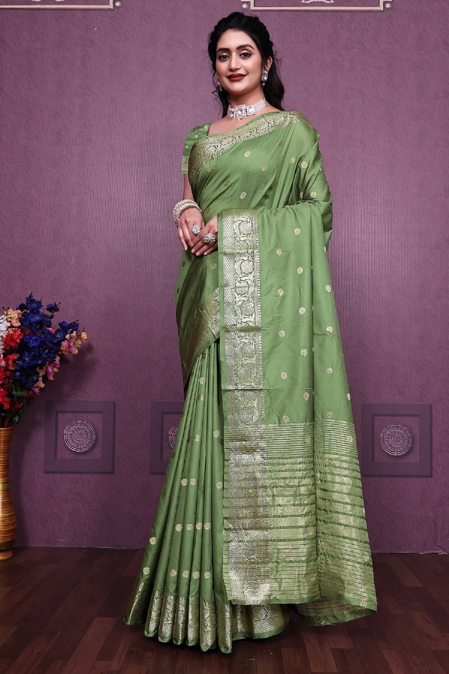     			JULEE Silk Blend Solid Saree With Unstitched Blouse Piece ( Sea Green )