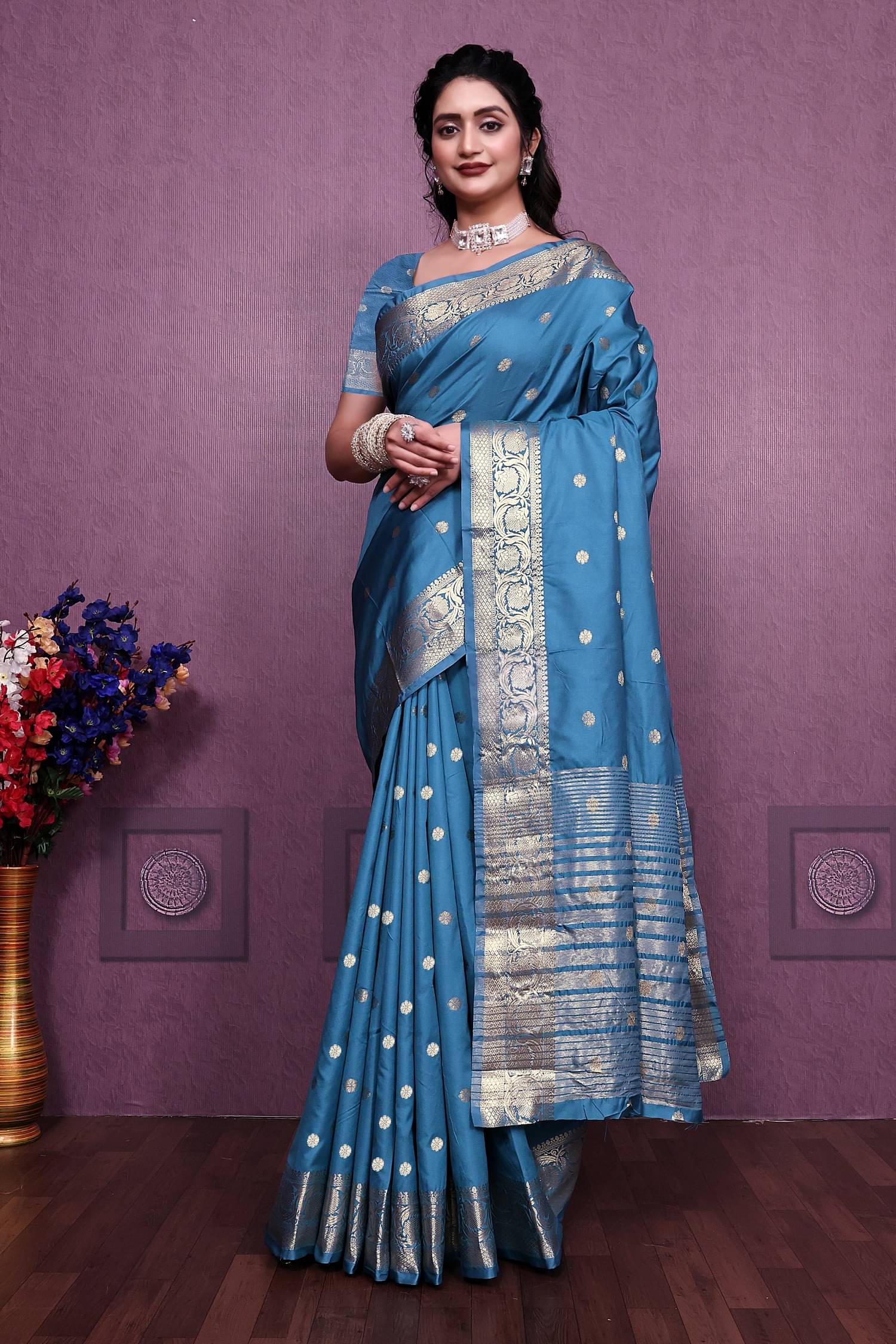     			JULEE Silk Blend Solid Saree With Unstitched Blouse Piece ( Sky Blue )