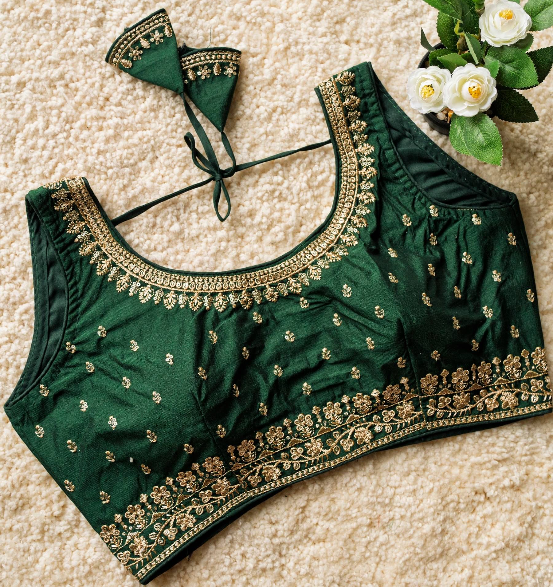     			Modern Mughals Green Readymade with Pad Art Silk Women's Blouse ( Pack of 1 )