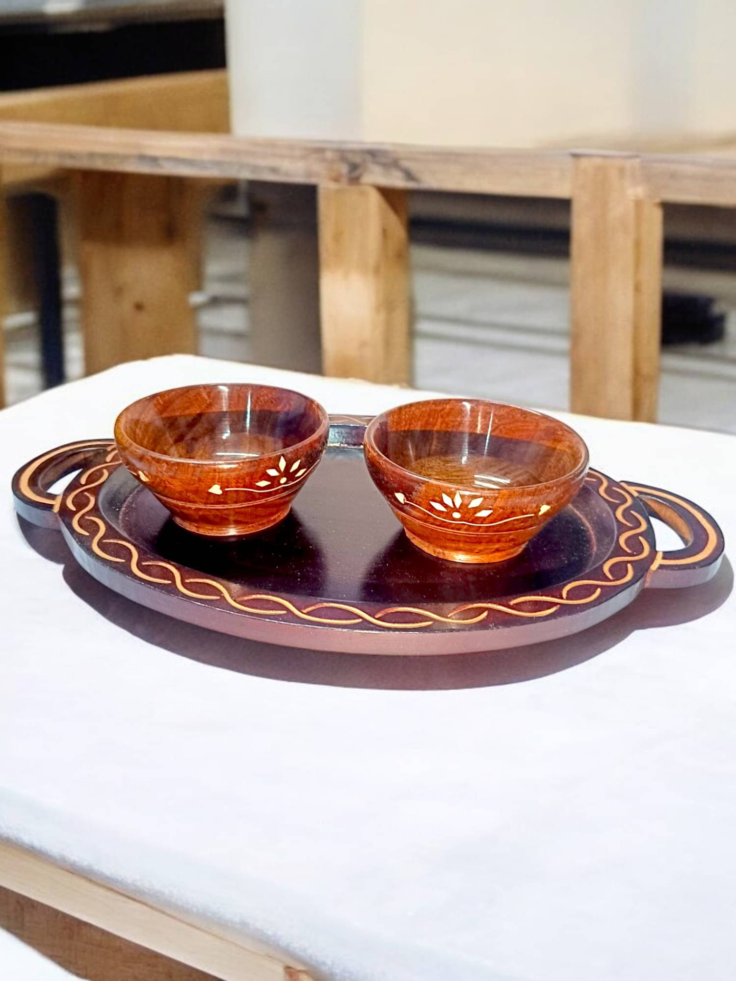     			SWH Embossed Wooden Dinner Set ( Pack of 3 ) Brown