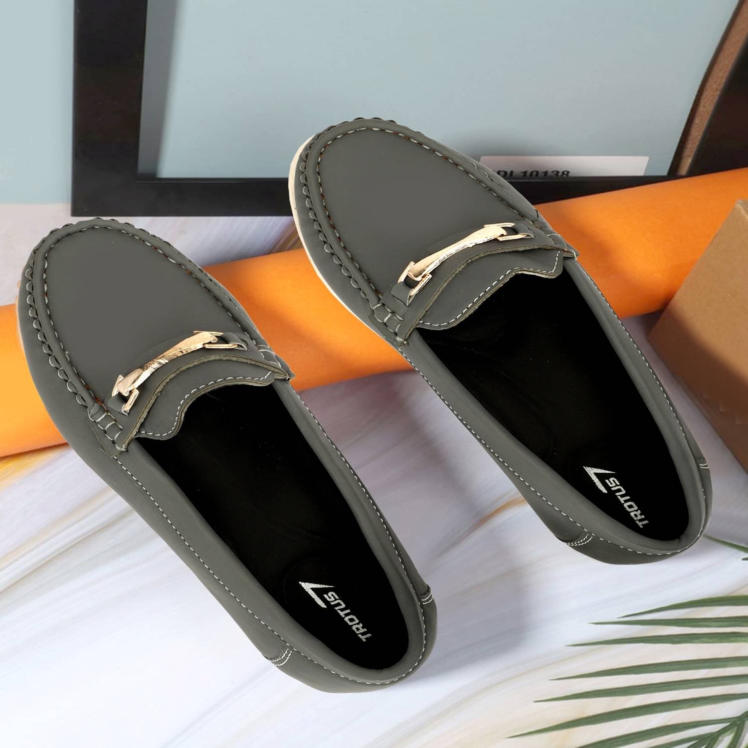     			Trotus Gray Women's Casual Ballerinas