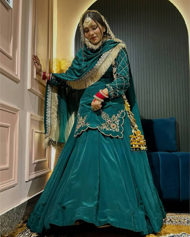     			YASHASVI ENTERPRISE Women Silk Embroidered Straight Kurti With Sharara And Gharara ( Turquoise )