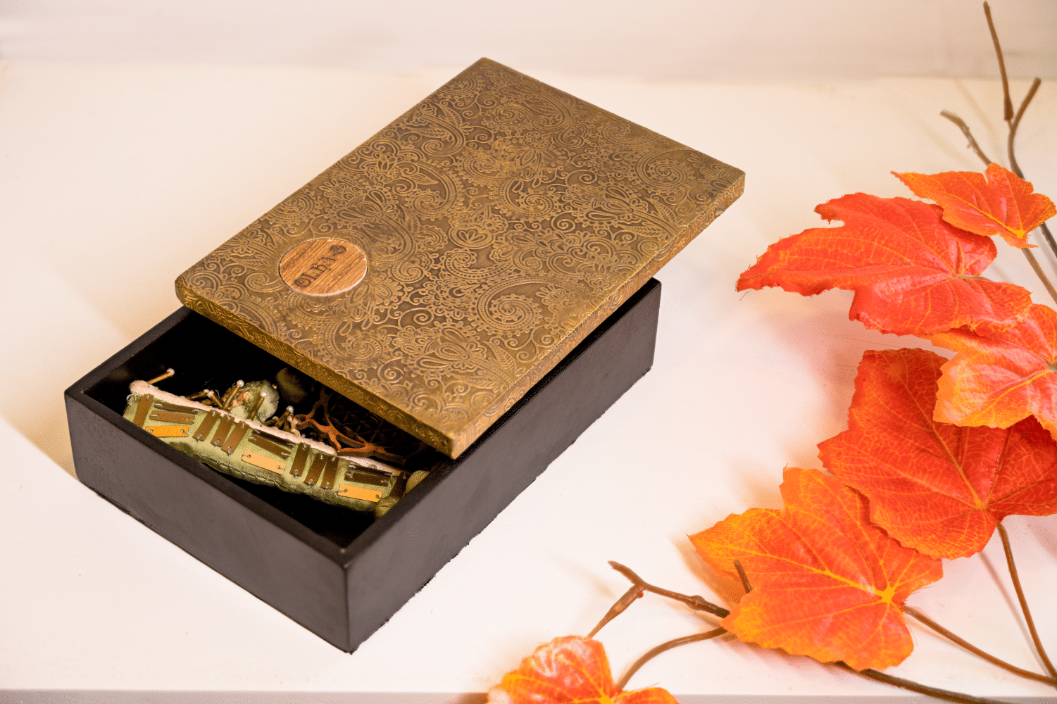 Desginer Box With Metal Cladding Desginer Box With Metal Cladding