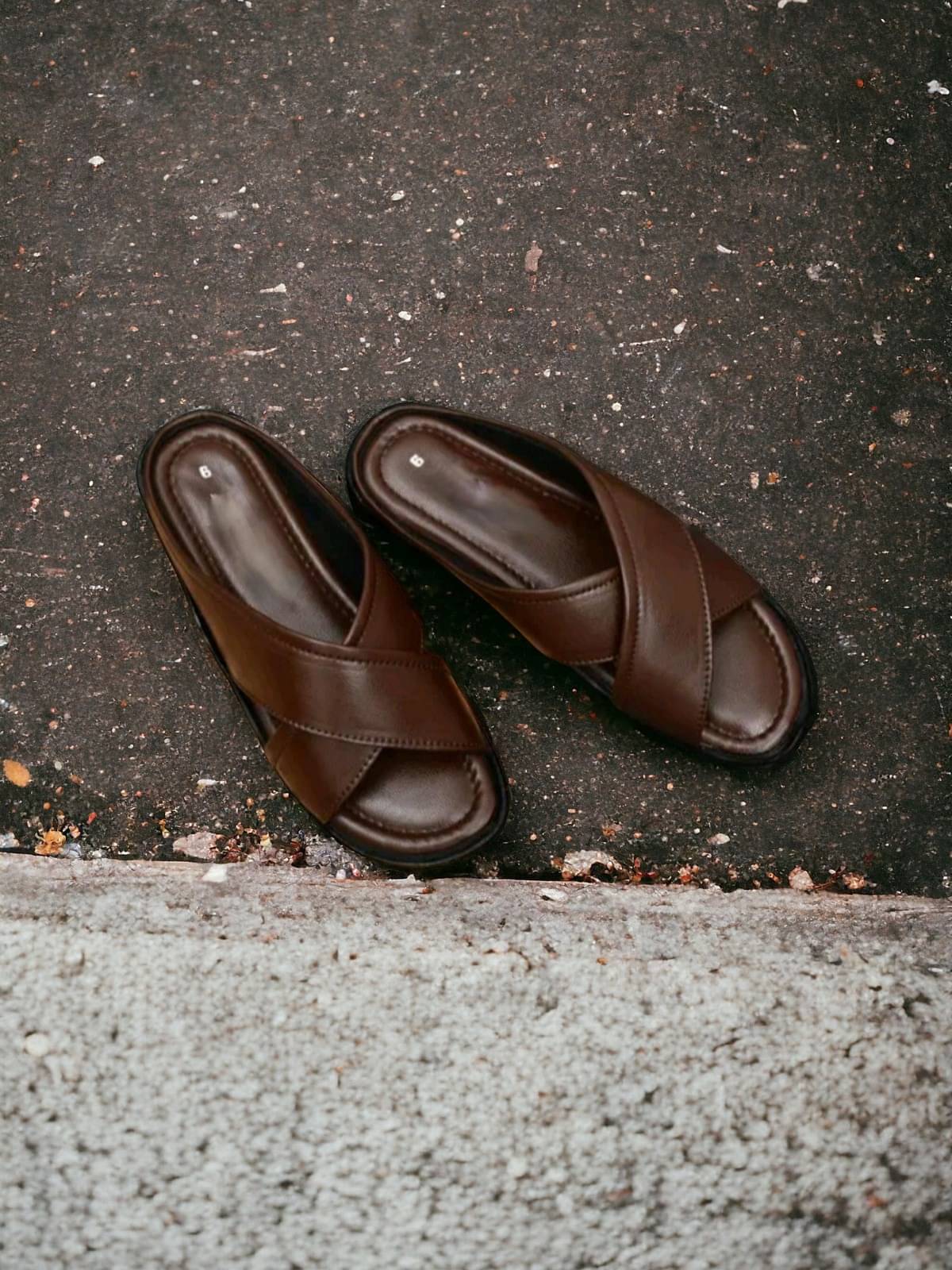     			INFINITRENZ - Brown Men's Sandals