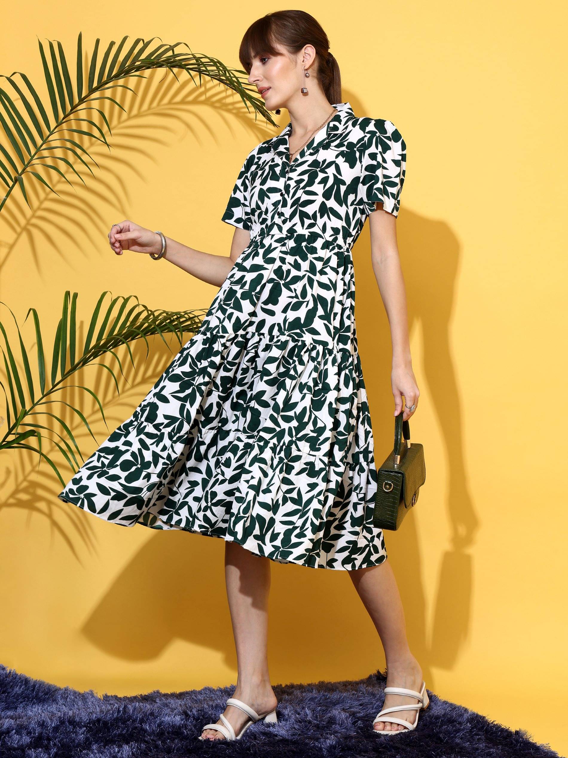     			Sheetal associates Women Crepe Printed Fit & Flare Dress ( Green )