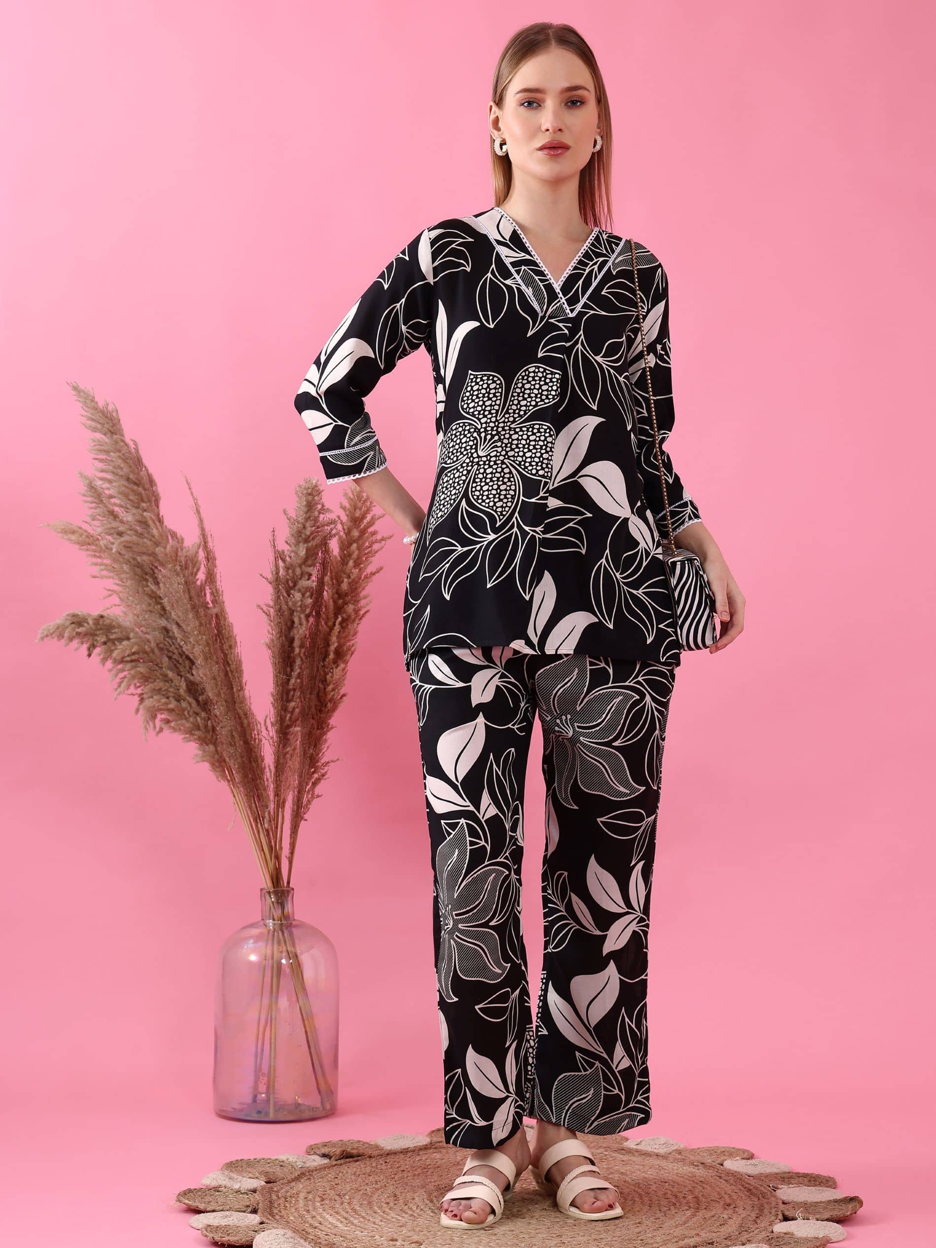 Sheetal associates Women Printed Top With Trousers Co-Ord Set ( Black )