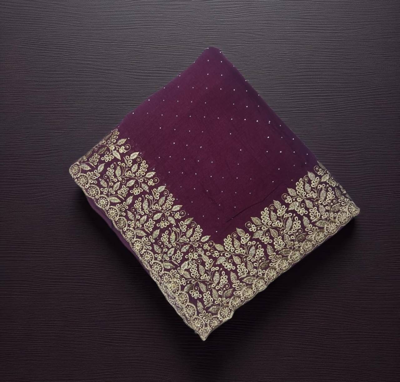     			Prazvika Satin Embellished Jamdani Saree With Unstitched Blouse Piece ( Purple )