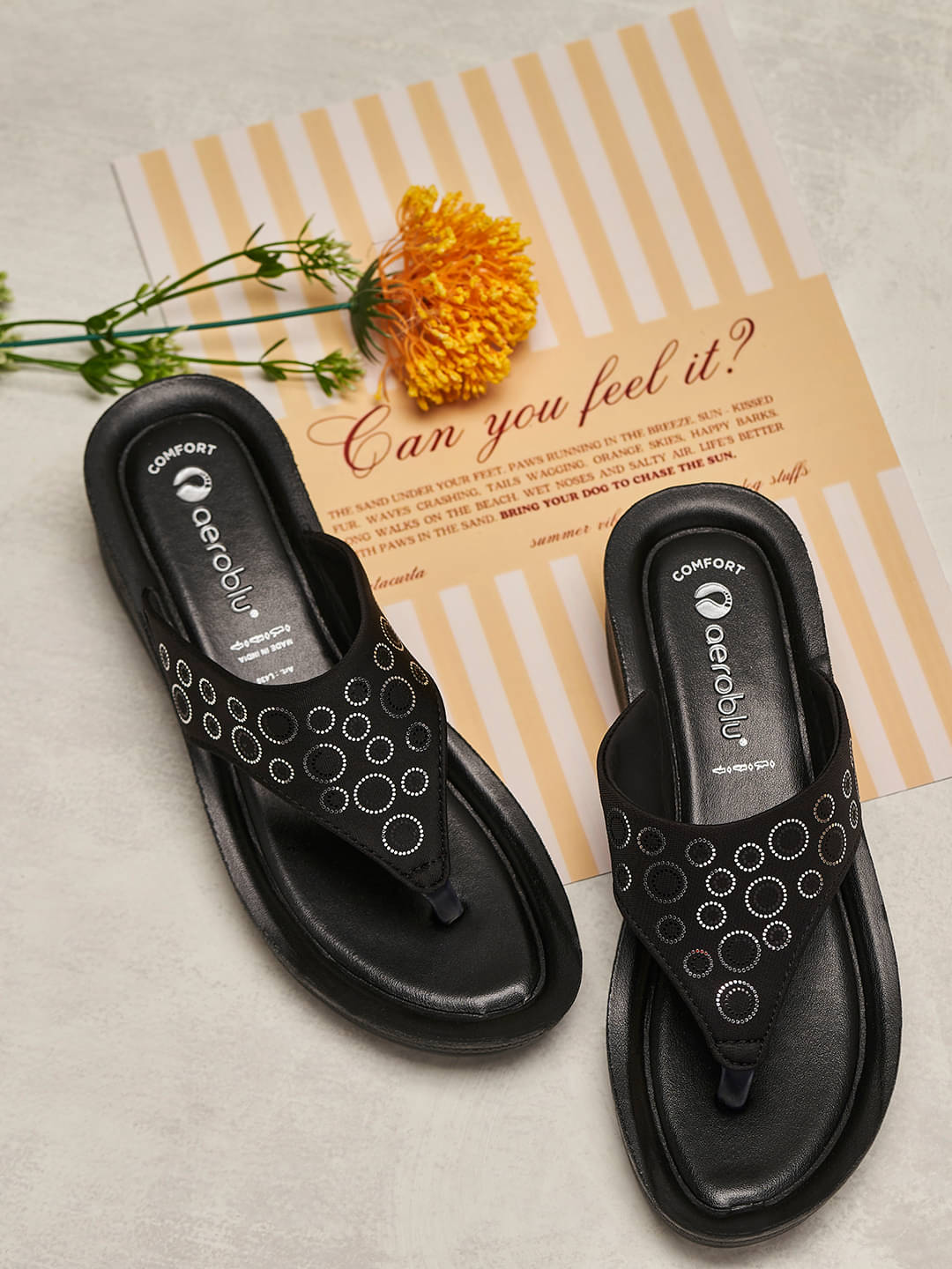     			Aeroblu Black Women's Slipper