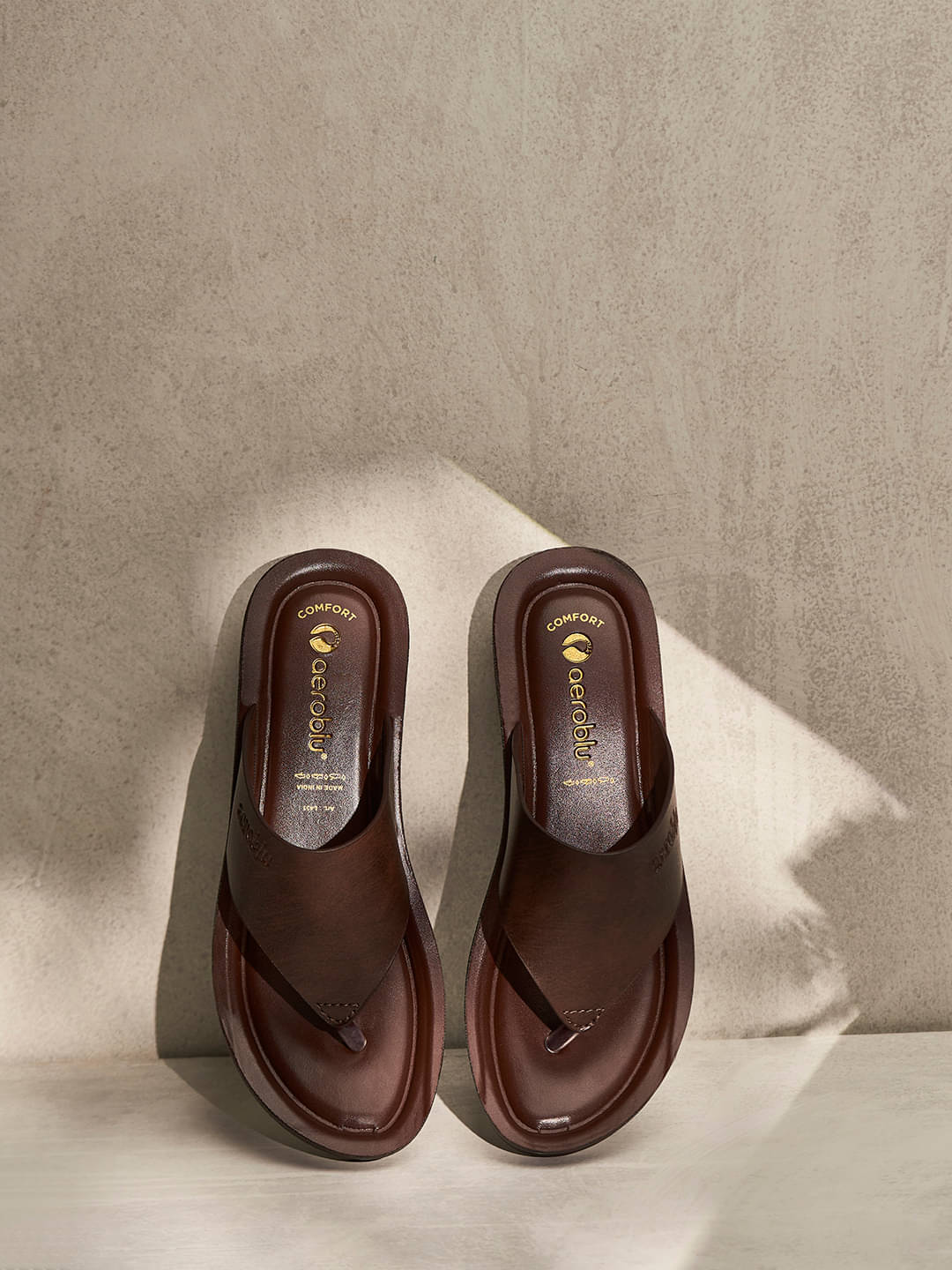     			Aeroblu Brown Women's Slipper