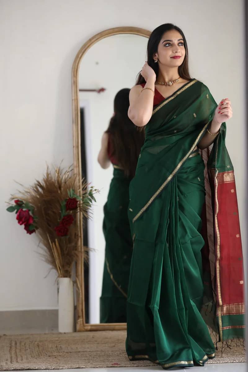 Flosive Jacquard Striped Banarasi saree With Unstitched Blouse Piece ( Green ) Flosive Jacquard Striped Banarasi saree With Unstitched Blouse Piece ( Green )