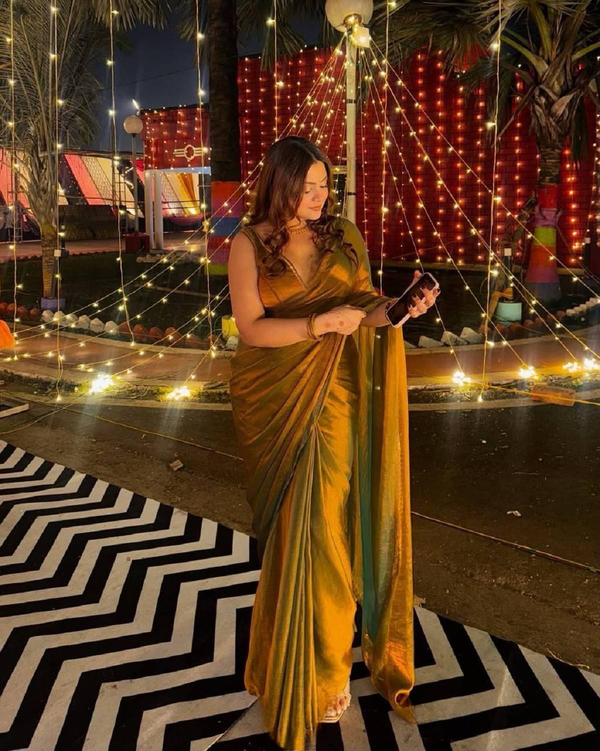 Gazal Fashions Chiffon Self Design Saree With Unstitched Blouse Piece ( Gold,Rama ) Gazal Fashions Chiffon Self Design Saree With Unstitched Blouse Piece ( Gold,Rama )