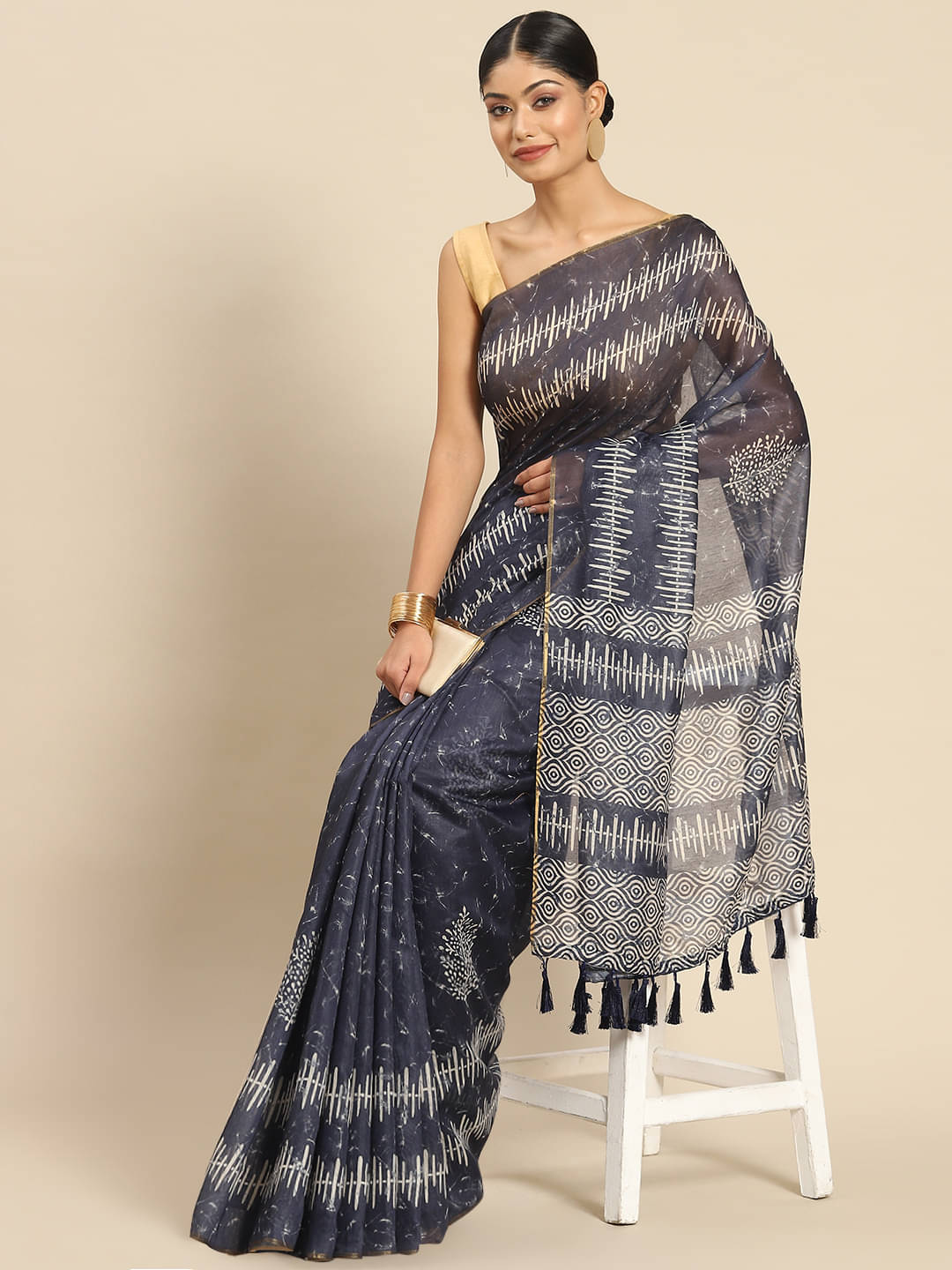     			Silk Zone Cotton Blend Printed Chanderi saree With Unstitched Blouse Piece ( Black )
