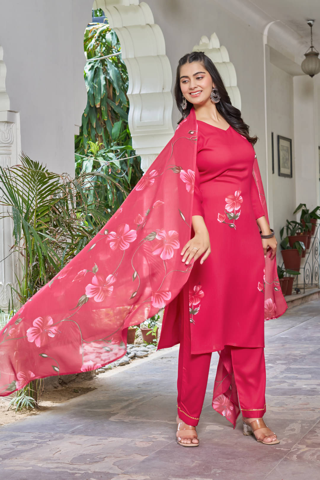     			YAGNIK FASHION Women Rayon Solid Flared Kurti With Pants ( Red )