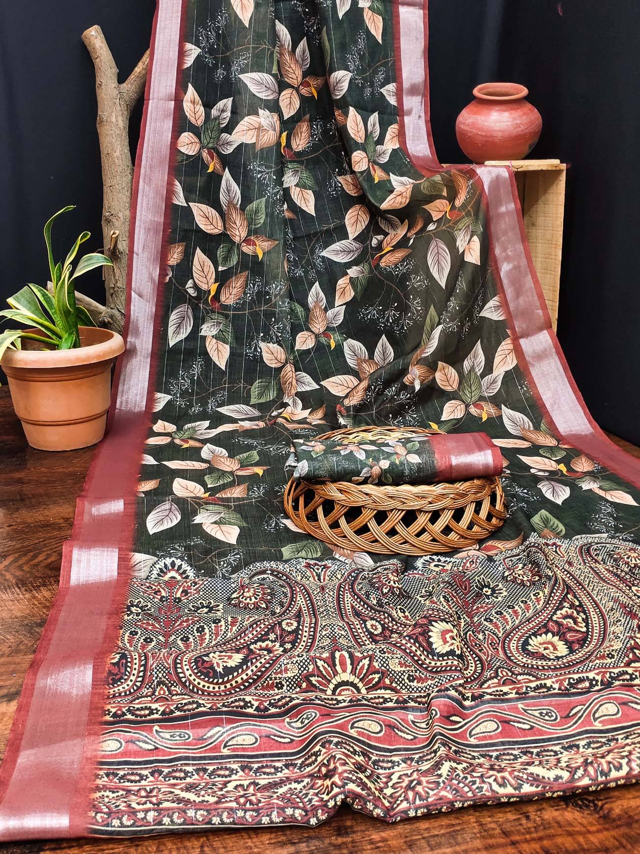 BYUPRI Chanderi Printed Leheriya Saree With Unstitched Blouse Piece ( Black ) BYUPRI Chanderi Printed Leheriya Saree With Unstitched Blouse Piece ( Black )