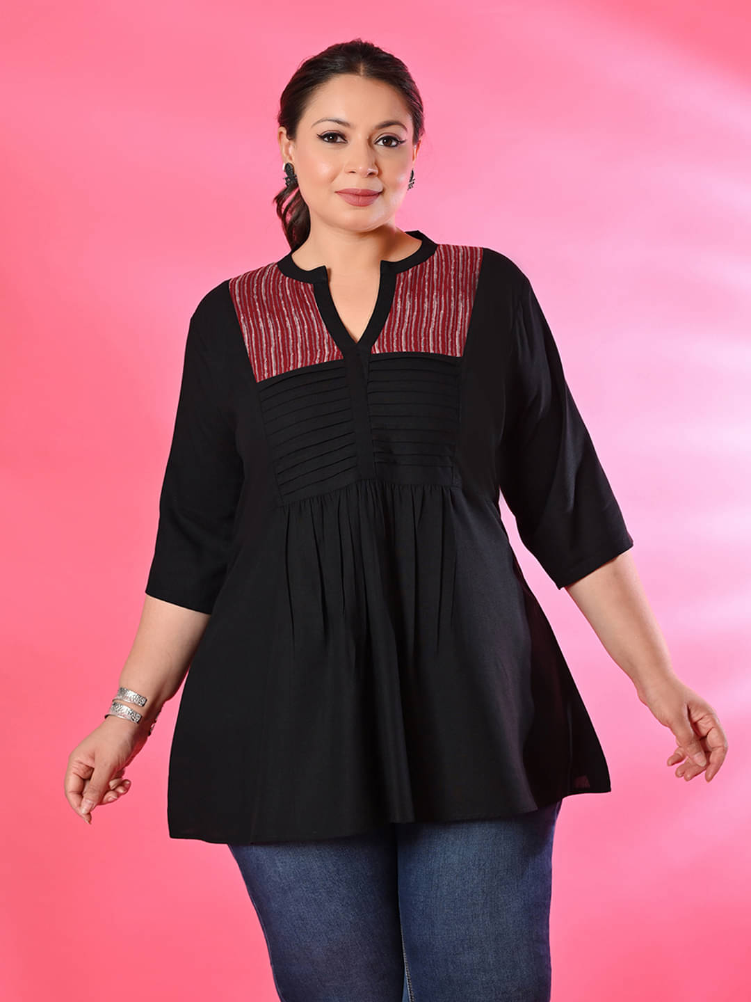 PrettyPlus by Desinoor.com Women Viscose Rayon Embellished Straight Kurti ( Black ) PrettyPlus by Desinoor.com Women Viscose Rayon Embellished Straight Kurti ( Black )