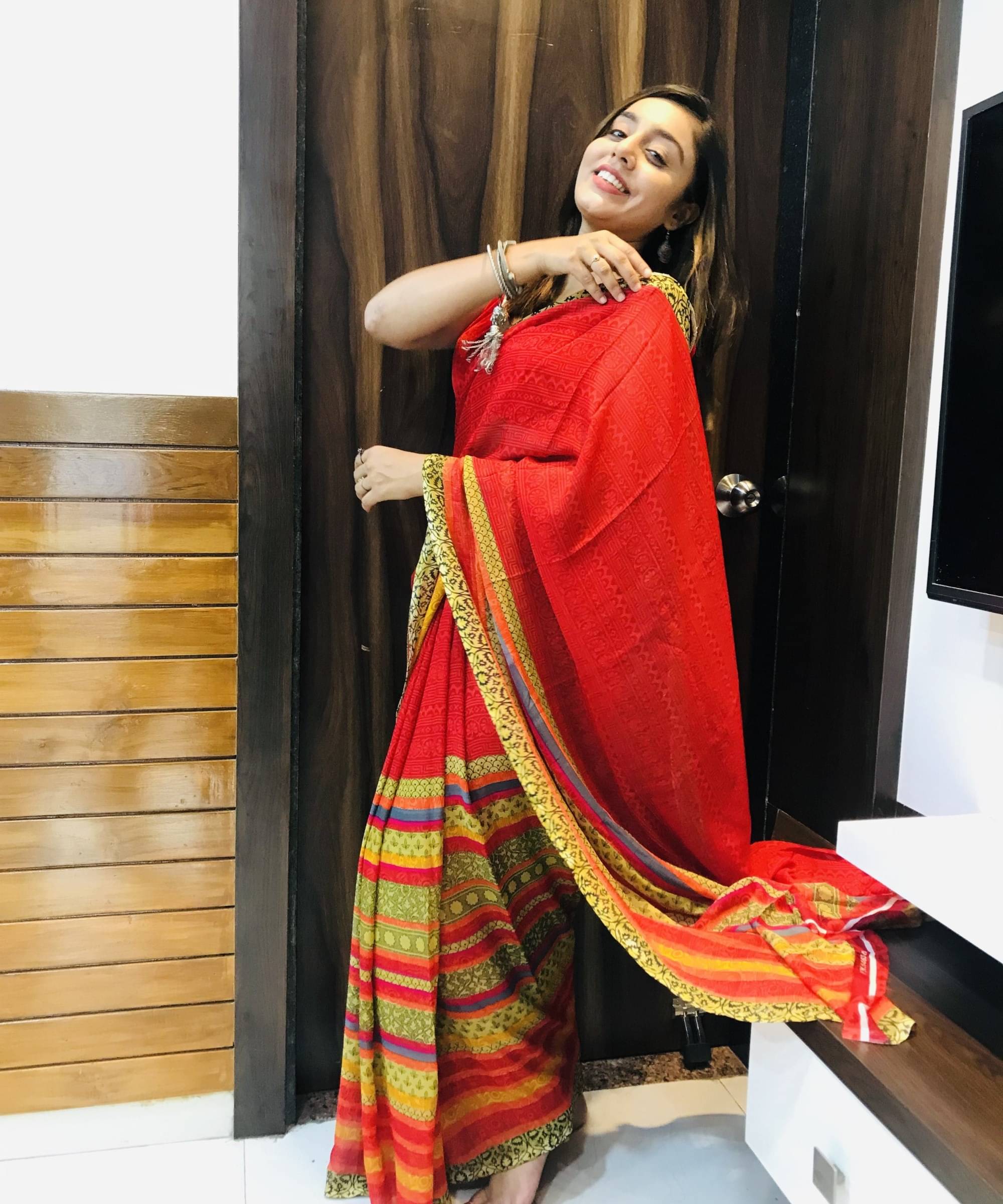 ANAND SAREES Georgette Printed Saree With Unstitched Blouse Piece ( Red ) ANAND SAREES Georgette Printed Saree With Unstitched Blouse Piece ( Red )