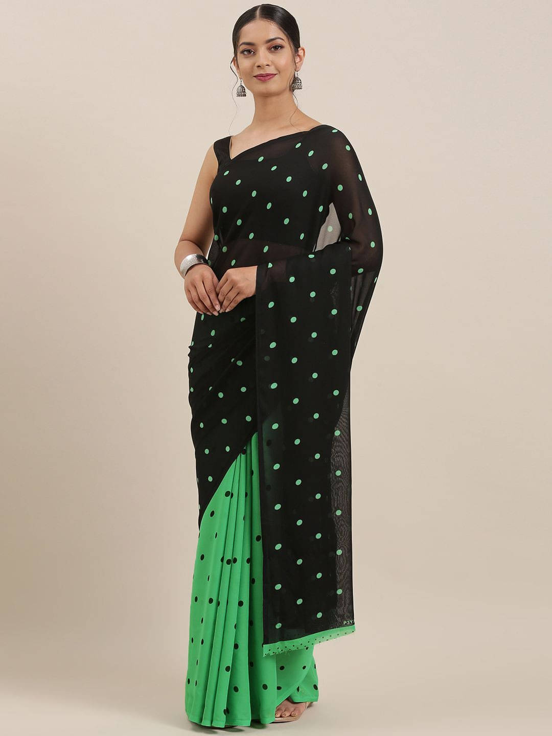 ANAND SAREES Georgette Printed Saree With Unstitched Blouse Piece ( Black ) ANAND SAREES Georgette Printed Saree With Unstitched Blouse Piece ( Black )