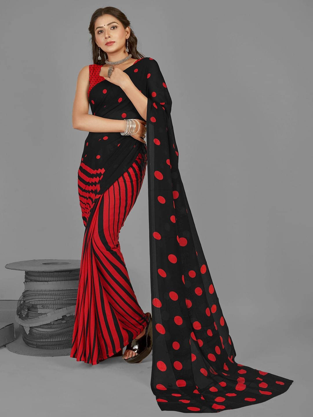 ANAND SAREES Georgette Printed Saree With Unstitched Blouse Piece ( Red ) ANAND SAREES Georgette Printed Saree With Unstitched Blouse Piece ( Red )
