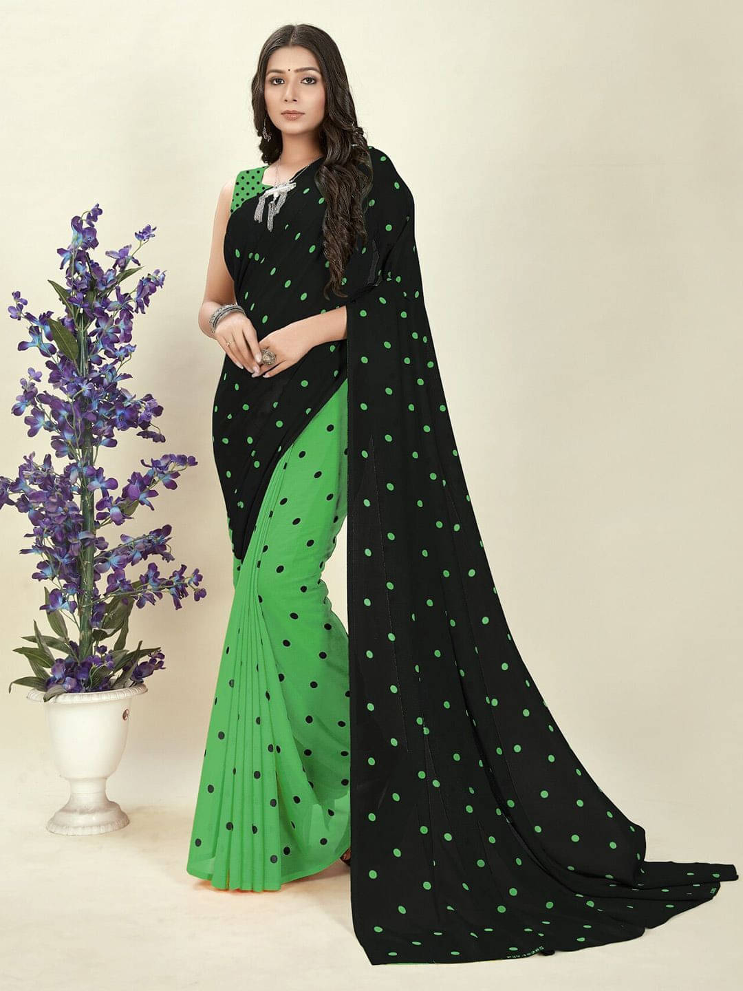 ANAND SAREES Georgette Printed Saree With Unstitched Blouse Piece ( Black ) ANAND SAREES Georgette Printed Saree With Unstitched Blouse Piece ( Black )