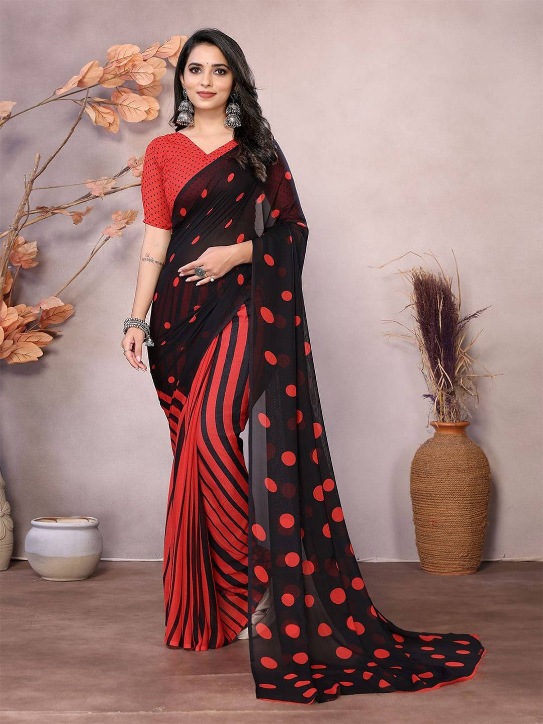 ANAND SAREES Georgette Printed Saree With Unstitched Blouse Piece ( Red ) ANAND SAREES Georgette Printed Saree With Unstitched Blouse Piece ( Red )