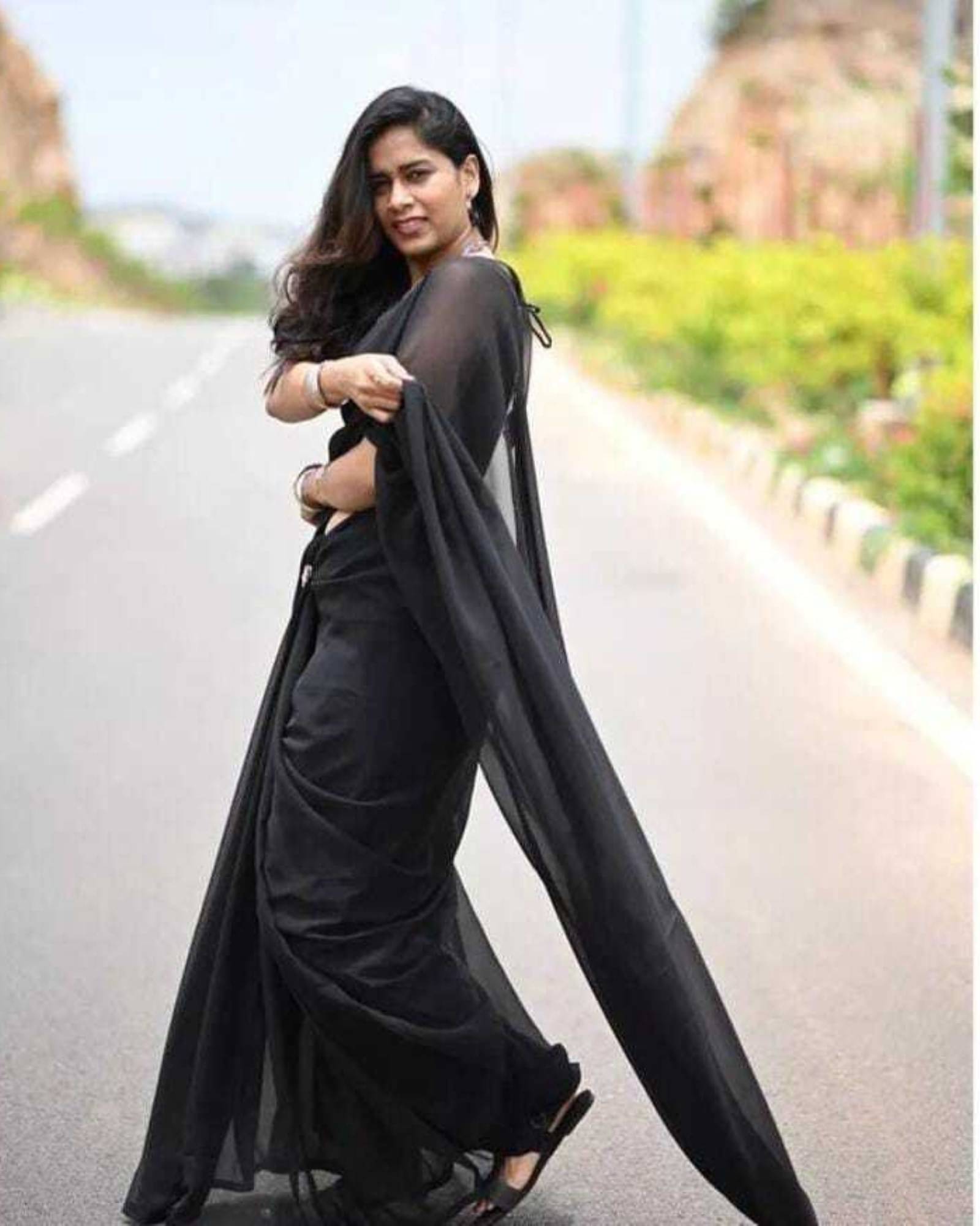 ANAND SAREES Georgette Solid Saree With Unstitched Blouse Piece ( Black ) ANAND SAREES Georgette Solid Saree With Unstitched Blouse Piece ( Black )