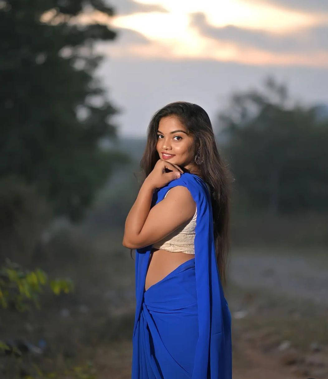 ANAND SAREES Georgette Solid Saree With Unstitched Blouse Piece ( Blue ) ANAND SAREES Georgette Solid Saree With Unstitched Blouse Piece ( Blue )