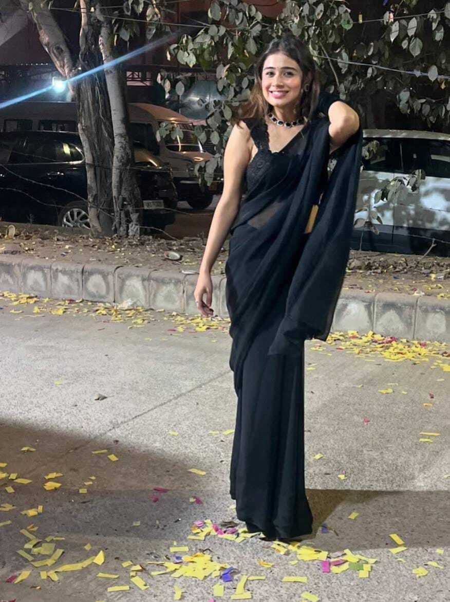     			ANAND SAREES Georgette Solid Saree With Unstitched Blouse Piece ( Black )